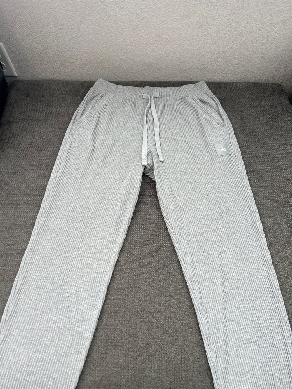 ALO Yoga Light Gray Ribbed Women’s Joggers
